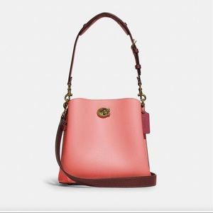 COACH
Willow Bucket Bag In Colorblock Leather Color B/4 Candy Pink Multi